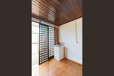 Casa para alugar com 55m², 2 quartos e 1 vagaÁrea de Serviço