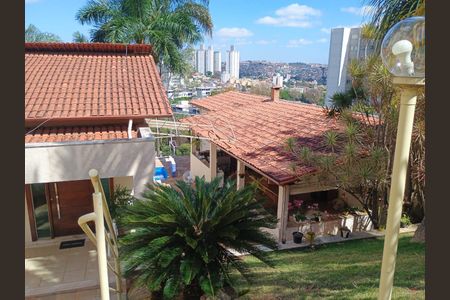 Casa à venda com 1670m², 5 quartos e 3 vagasÁrea Externa