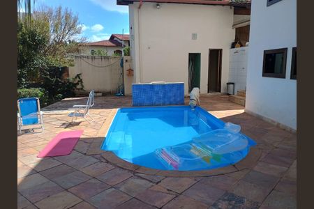 Casa à venda com 1670m², 5 quartos e 3 vagasPiscina