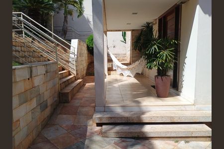 Casa à venda com 1670m², 5 quartos e 3 vagasÁrea Externa