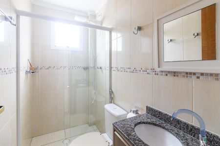 Apartamento para alugar com 100m², 2 quartos e 1 vaga Apartamento para alugar com 100m², 2 quartos e 1 vagaBanheiro social