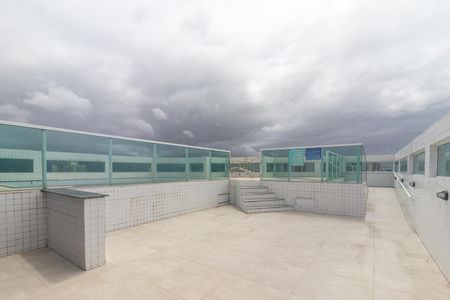 Apartamento para alugar com 100m², 2 quartos e 1 vaga Apartamento para alugar com 100m², 2 quartos e 1 vagaÁrea comum - piscina