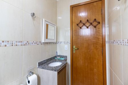 Apartamento para alugar com 100m², 2 quartos e 1 vaga Apartamento para alugar com 100m², 2 quartos e 1 vagaBanheiro social