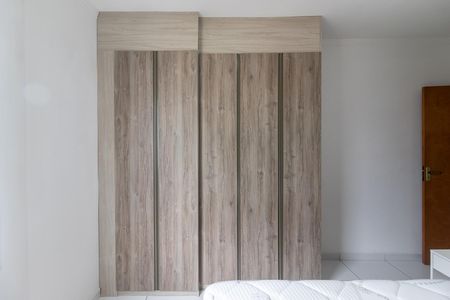 Apartamento para alugar com 100m², 2 quartos e 1 vaga Apartamento para alugar com 100m², 2 quartos e 1 vagaDetalhe da suíte