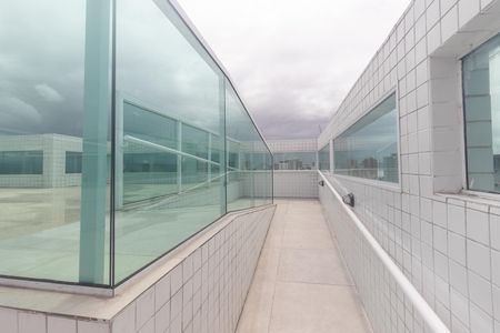 Apartamento para alugar com 100m², 2 quartos e 1 vaga Apartamento para alugar com 100m², 2 quartos e 1 vagaÁrea comum - piscina