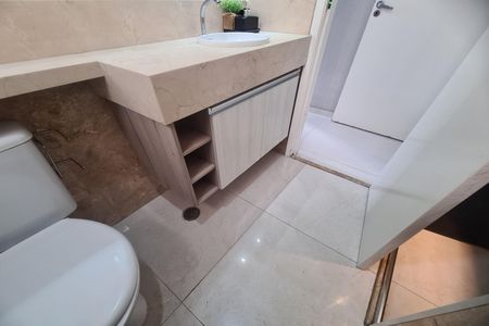 Apartamento à venda com 76m², 3 quartos e 2 vagasBanheiro da Suíte