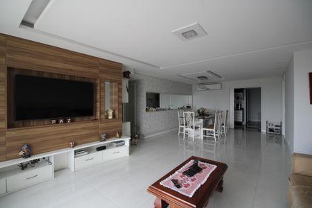 Apartamento à venda com 166m², 4 quartos e 3 vagasSala