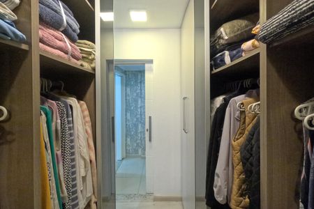 Apartamento para alugar com 120m², 2 quartos e 1 vagaCloset da suíte