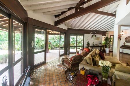 Casa de condomínio para alugar com 450m², 4 quartos e 3 vagasSala 