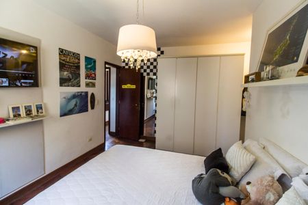 Casa de condomínio para alugar com 450m², 4 quartos e 3 vagasSuíte 2