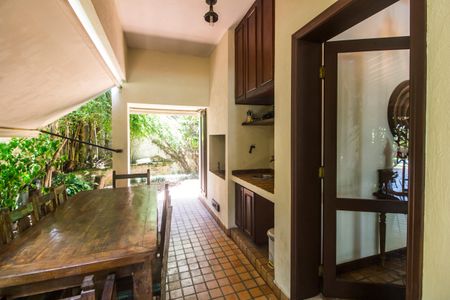 Casa de condomínio para alugar com 450m², 4 quartos e 3 vagasVaranda gourmet