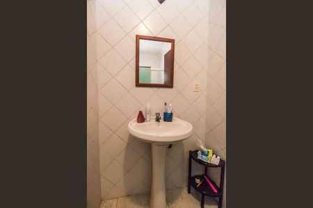 Casa de condomínio para alugar com 450m², 4 quartos e 3 vagasBanheiro de serviço