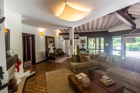 Casa de condomínio para alugar com 450m², 4 quartos e 3 vagasSala 