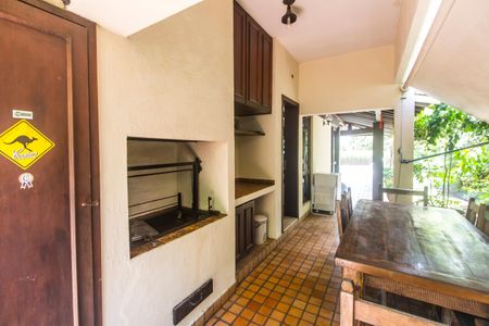 Casa de condomínio para alugar com 450m², 4 quartos e 3 vagasVaranda gourmet