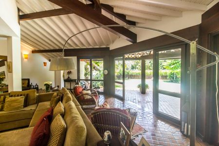 Sala de casa de condomínio para alugar com 4 quartos, 450m² em Residencial Onze (alphaville), Santana de Parnaíba