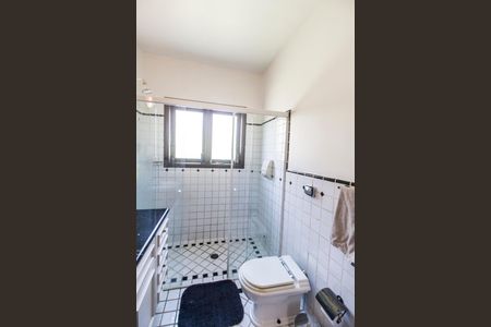 Casa de condomínio para alugar com 450m², 4 quartos e 3 vagasBanheiro