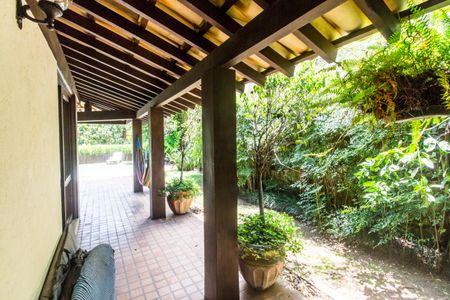 Casa de condomínio para alugar com 450m², 4 quartos e 3 vagasVaranda