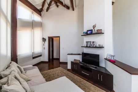 Casa de condomínio para alugar com 450m², 4 quartos e 3 vagasSala