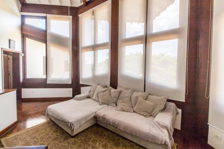 Casa de condomínio para alugar com 450m², 4 quartos e 3 vagasSala