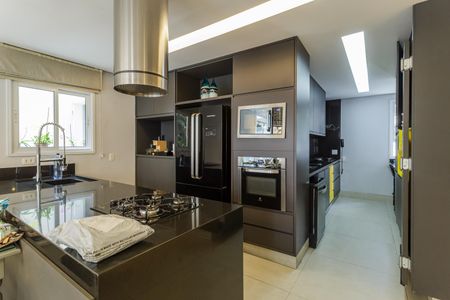 Casa de condomínio à venda com 300m², 3 quartos e 4 vagas Casa de condomínio à venda com 300m², 3 quartos e 4 vagasCozinha