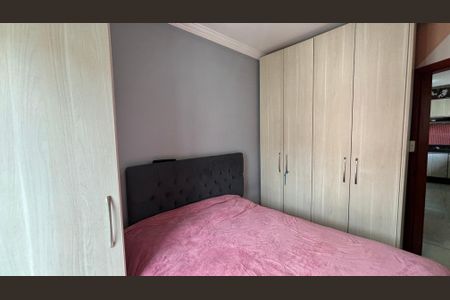 Apartamento à venda com 76m², 2 quartos e 2 vagasQuarto 2