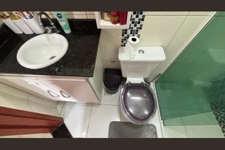 Apartamento à venda com 76m², 2 quartos e 2 vagasBanheiro Social