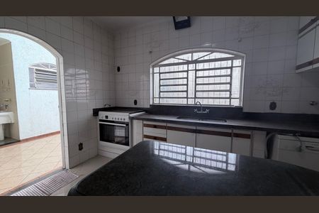 Casa à venda com 250m², 4 quartos e 3 vagasCozinha