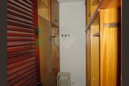 Casa de condomínio à venda com 678m², 4 quartos e 4 vagas