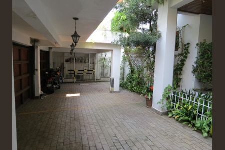 Casa de condomínio à venda com 678m², 4 quartos e 4 vagas