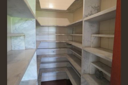 Casa de condomínio à venda com 678m², 4 quartos e 4 vagas