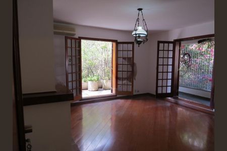 Casa de condomínio à venda com 678m², 4 quartos e 4 vagas