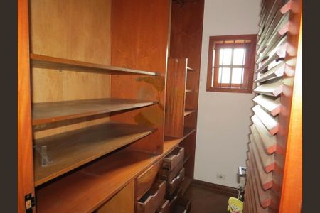 Casa de condomínio à venda com 678m², 4 quartos e 4 vagas