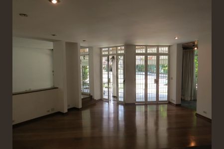 Casa de condomínio à venda com 678m², 4 quartos e 4 vagas