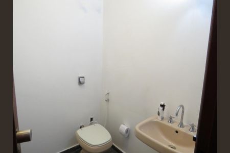 Casa de condomínio à venda com 678m², 4 quartos e 4 vagas