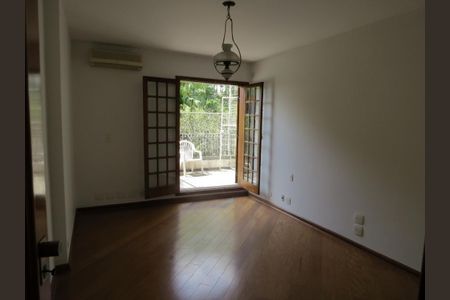 Casa de condomínio à venda com 678m², 4 quartos e 4 vagas