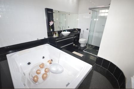 Casa à venda com 400m², 3 quartos e 6 vagas