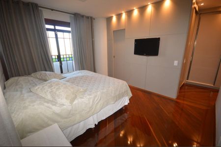 Casa à venda com 3 quartos, 400m² em Garças, Belo Horizonte