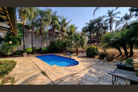 Casa à venda com 400m², 3 quartos e 6 vagas