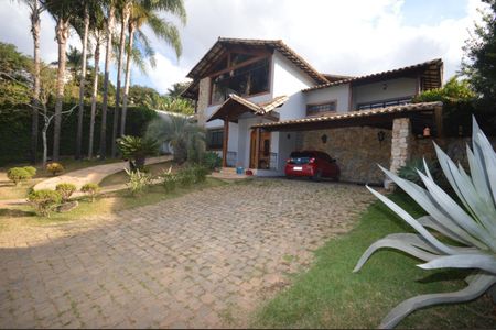 Casa à venda com 400m², 3 quartos e 6 vagas