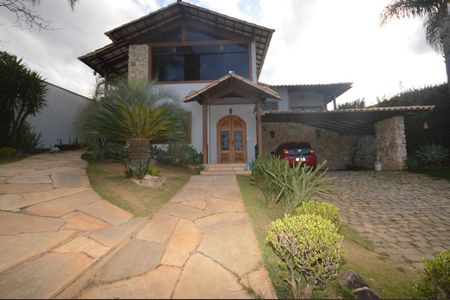 Casa à venda com 400m², 3 quartos e 6 vagas