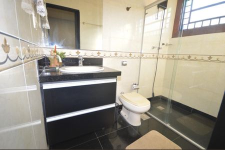 Casa à venda com 400m², 3 quartos e 6 vagas