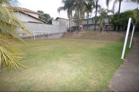 Casa à venda com 400m², 3 quartos e 6 vagas