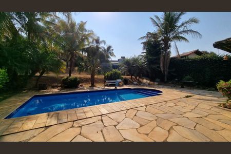 Casa à venda com 400m², 3 quartos e 6 vagas