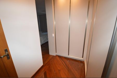 Casa à venda com 3 quartos, 400m² em Garças, Belo Horizonte