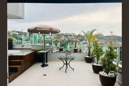 Apartamento à venda com 245m², 4 quartos e 3 vagas