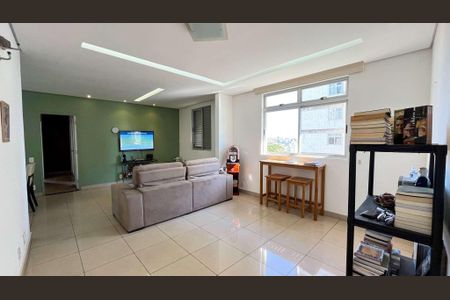 Apartamento à venda com 3 quartos, 100m² em Grajaú, Belo Horizonte