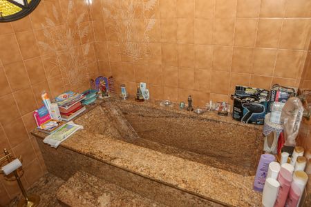 Apartamento à venda com 787m², 4 quartos e 14 vagasBanheiro da Suíte 1