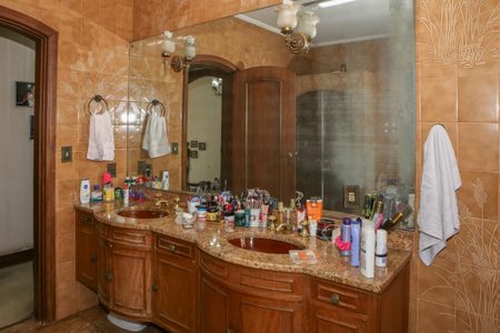 Apartamento à venda com 787m², 4 quartos e 14 vagasBanheiro da Suíte 1