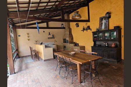 Casa à venda com 3 quartos, 360m² em Nova Suíça, Belo Horizonte