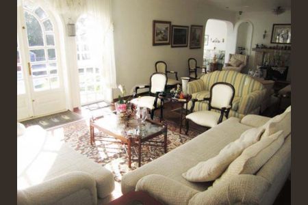 Casa à venda com 4 quartos, 600m² em Jardim Petropolis, São Paulo